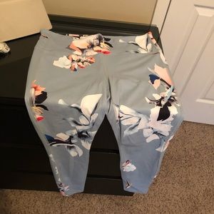 New Athleta floral ankle length powervita leggings